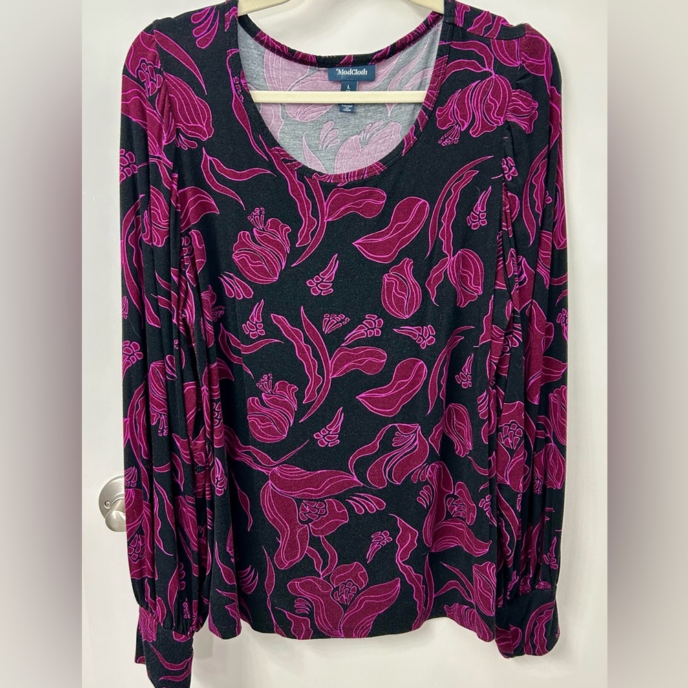 Modcloth Black and Pink Floral Tee Size Large